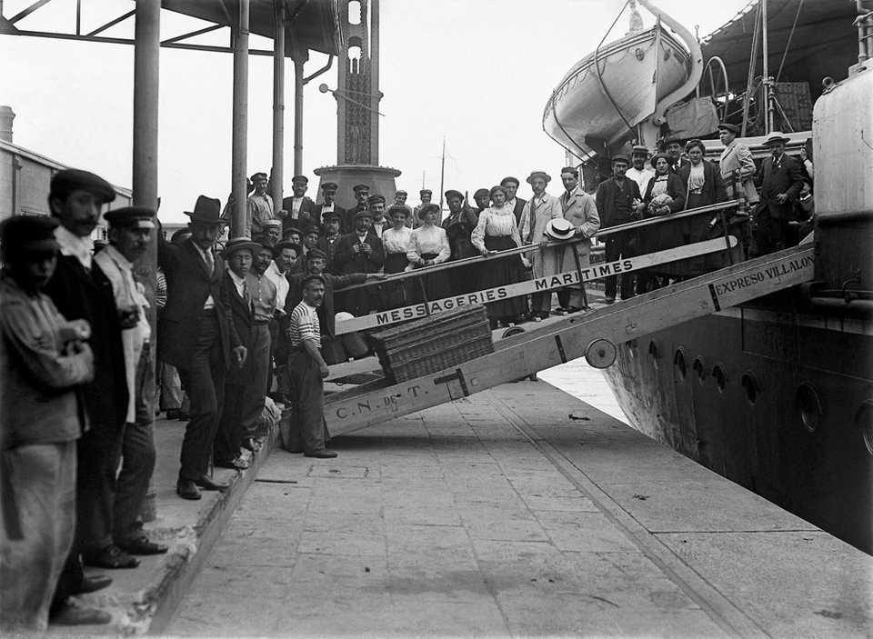 Inmigrantes_europeos_llegando_a_Argentina